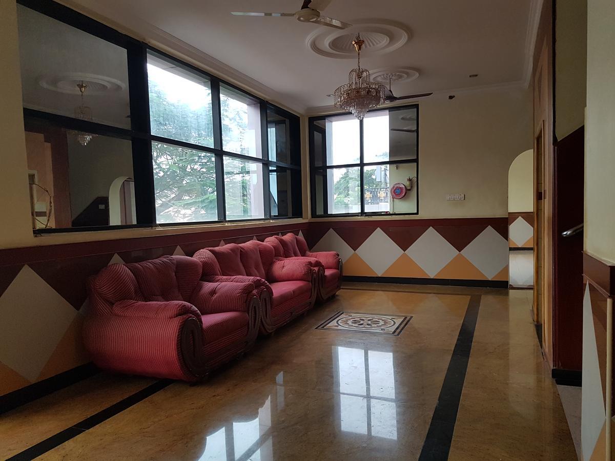 Hotel Subhalakshmi Palace Karaikkudi Exterior foto