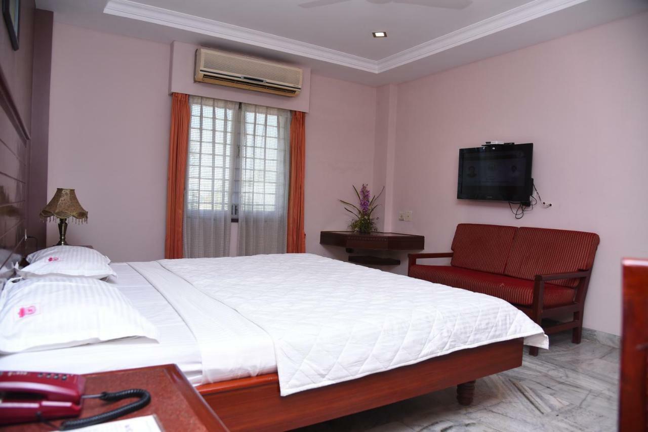 Hotel Subhalakshmi Palace Karaikkudi Exterior foto